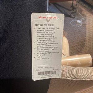 Tags and inside logo for Lulu Reveal Tight